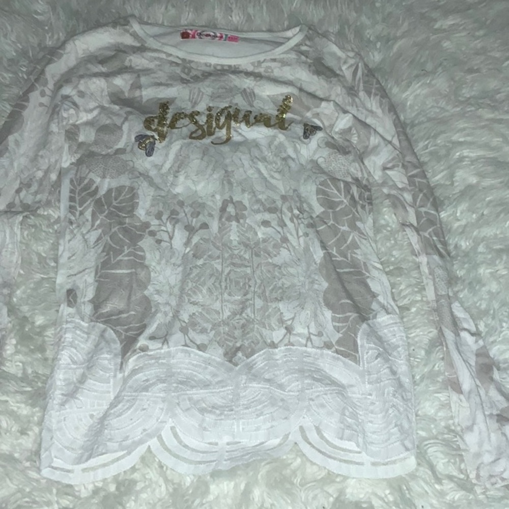 White desigual shirt